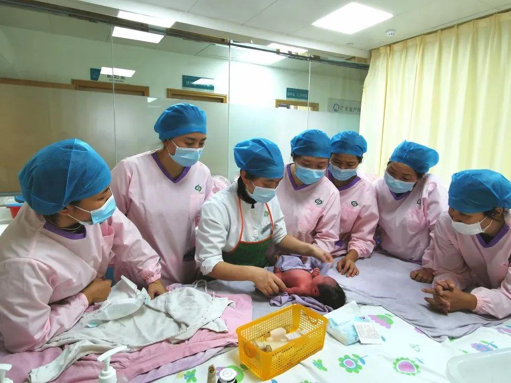 广河县妇婴监护型护送
